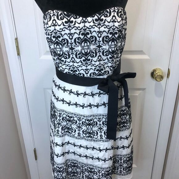 WHBM black white strapless belt sash dress size 6 - Picture 6 of 14